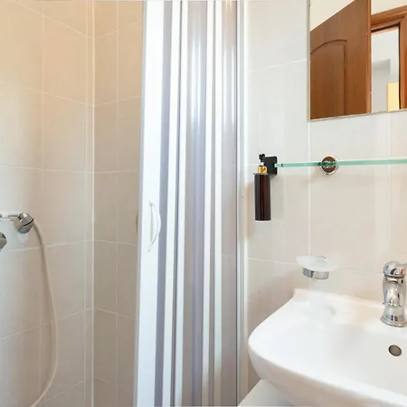 Gasthuis Aristotelis 3*